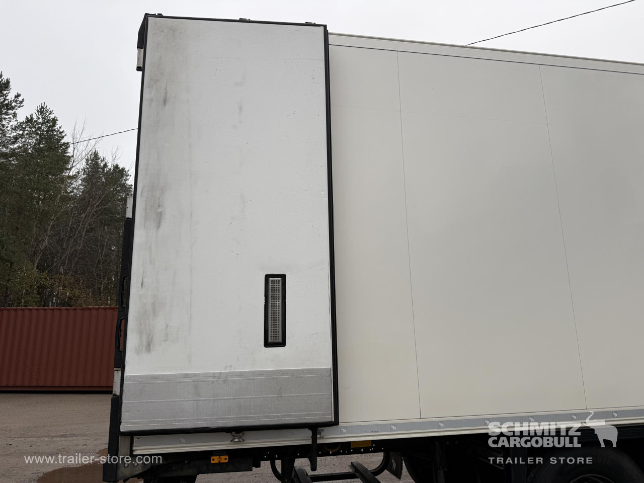 SCHMITZ Reefer Meat hanging system - Isoterminen puoliperävaunu: kuva SCHMITZ Reefer Meat hanging system - Isoterminen puoliperävaunu SCHMITZ Reefer Meat hanging system - Isoterminen puoliperävaunu: kuva SCHMITZ Reefer Meat hanging system - Isoterminen puoliperävaunu