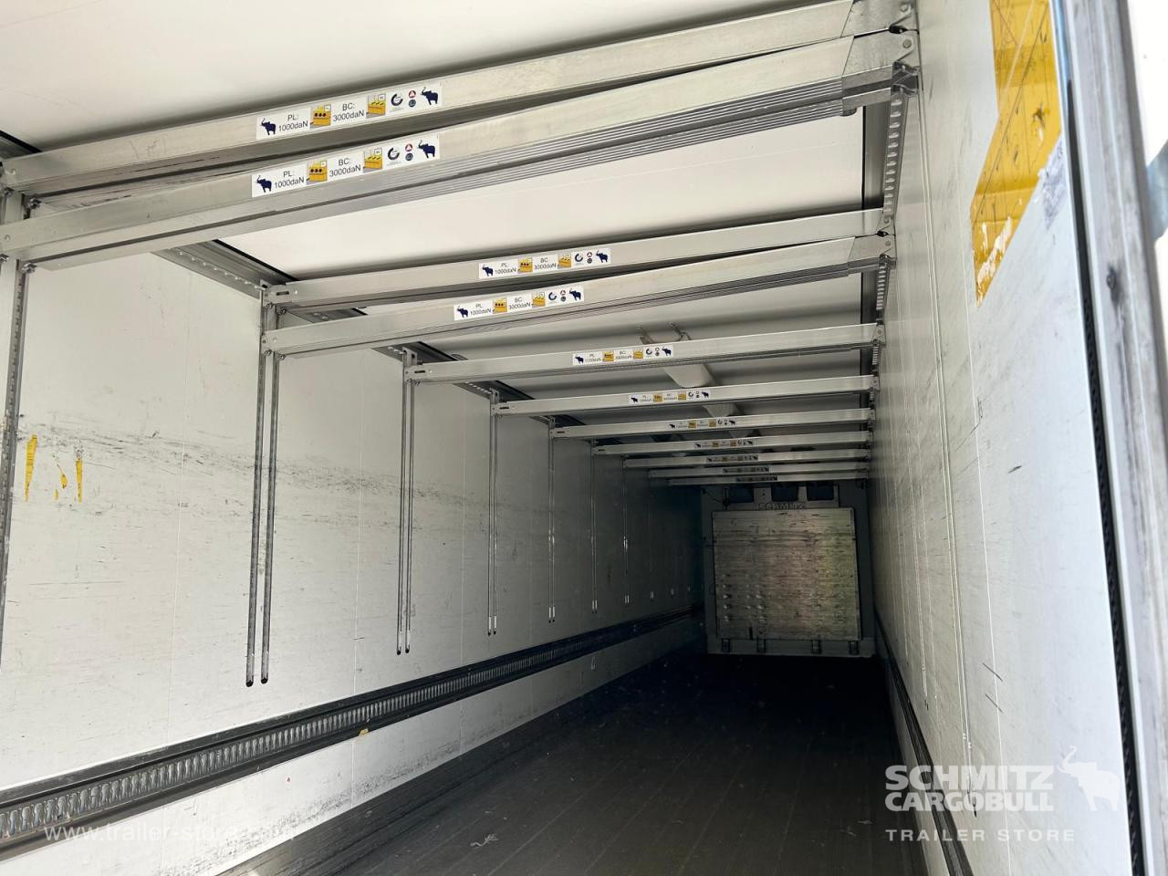 SCHMITZ Reefer Standard Double deck Taillift - Isoterminen puoliperävaunu: kuva SCHMITZ Reefer Standard Double deck Taillift - Isoterminen puoliperävaunu SCHMITZ Reefer Standard Double deck Taillift - Isoterminen puoliperävaunu: kuva SCHMITZ Reefer Standard Double deck Taillift - Isoterminen puoliperävaunu
