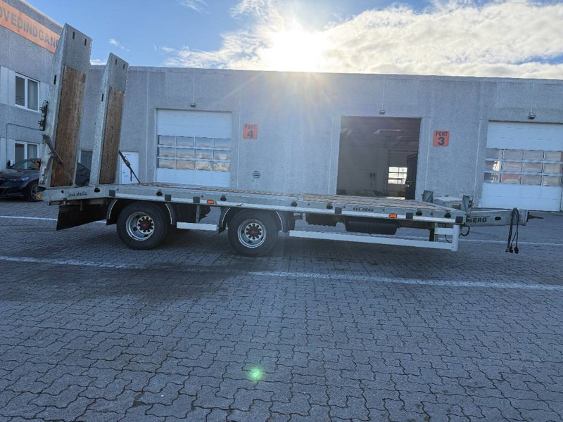 KEL-BERG Low loader trailer / Tieflader / Maskinkærre - Lavaperävaunu: kuva KEL-BERG Low loader trailer / Tieflader / Maskinkærre - Lavaperävaunu KEL-BERG Low loader trailer / Tieflader / Maskinkærre - Lavaperävaunu: kuva KEL-BERG Low loader trailer / Tieflader / Maskinkærre - Lavaperävaunu