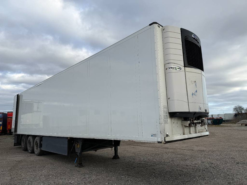Schmitz Cargobull 3-axle 66pl. Vector1950MT Multitemp/Doppelkammer - Refrigeraattori puoliperävaunu: kuva Schmitz Cargobull 3-axle 66pl. Vector1950MT Multitemp/Doppelkammer - Refrigeraattori puoliperävaunu Schmitz Cargobull 3-axle 66pl. Vector1950MT Multitemp/Doppelkammer - Refrigeraattori puoliperävaunu: kuva Schmitz Cargobull 3-axle 66pl. Vector1950MT Multitemp/Doppelkammer - Refrigeraattori puoliperävaunu