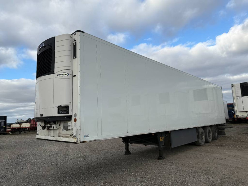 Schmitz Cargobull 3-axle 66pl. Vector1950MT Multitemp/Doppelkammer - Refrigeraattori puoliperävaunu: kuva Schmitz Cargobull 3-axle 66pl. Vector1950MT Multitemp/Doppelkammer - Refrigeraattori puoliperävaunu Schmitz Cargobull 3-axle 66pl. Vector1950MT Multitemp/Doppelkammer - Refrigeraattori puoliperävaunu: kuva Schmitz Cargobull 3-axle 66pl. Vector1950MT Multitemp/Doppelkammer - Refrigeraattori puoliperävaunu