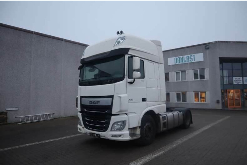 DAF XF 460 EURO 6 - Vetopöytäauto: kuva DAF XF 460 EURO 6 - Vetopöytäauto DAF XF 460 EURO 6 - Vetopöytäauto: kuva DAF XF 460 EURO 6 - Vetopöytäauto