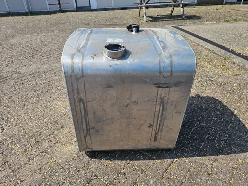 ACGB 787 Mercedes Actros - A6624703501 - Dieseltank 290 Liter - Polttoainetankki - Kuorma-auto: kuva ACGB 787 Mercedes Actros - A6624703501 - Dieseltank 290 Liter - Polttoainetankki - Kuorma-auto ACGB 787 Mercedes Actros - A6624703501 - Dieseltank 290 Liter - Polttoainetankki - Kuorma-auto: kuva ACGB 787 Mercedes Actros - A6624703501 - Dieseltank 290 Liter - Polttoainetankki - Kuorma-auto