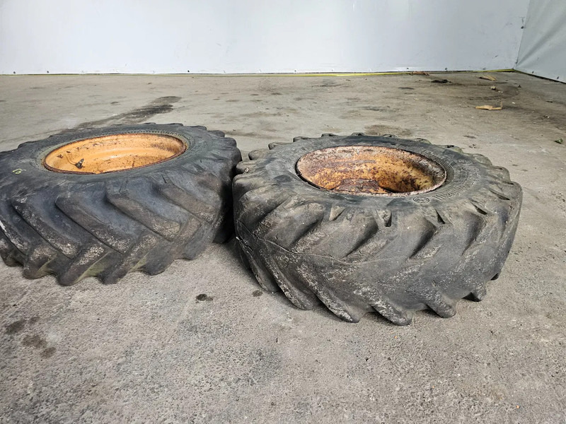 Continental 11.5/80-15.3 - Rengas - Kuorma-auto: kuva Continental 11.5/80-15.3 - Rengas - Kuorma-auto Continental 11.5/80-15.3 - Rengas - Kuorma-auto: kuva Continental 11.5/80-15.3 - Rengas - Kuorma-auto