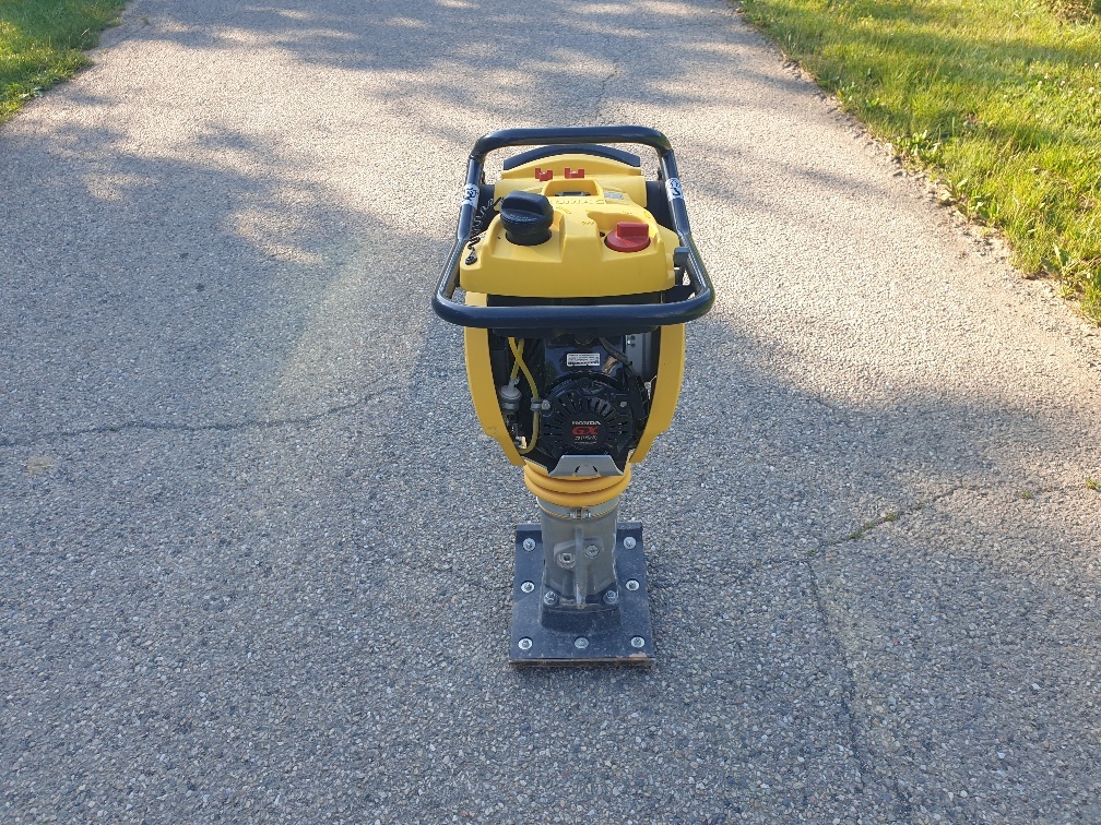 BOMAG BT 65 - Tärylevy: kuva BOMAG BT 65 - Tärylevy BOMAG BT 65 - Tärylevy: kuva BOMAG BT 65 - Tärylevy