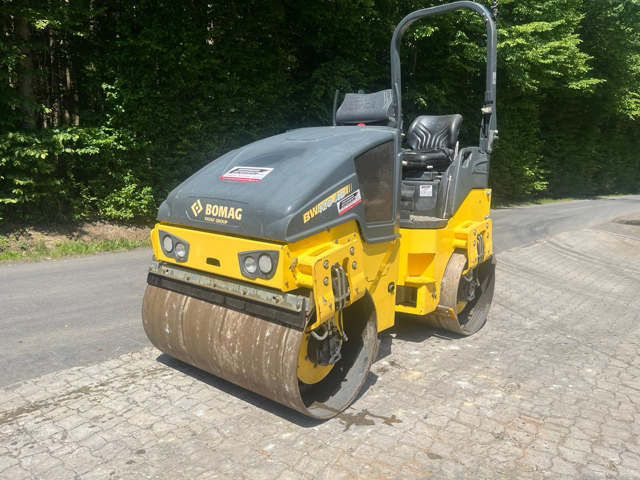 BOMAG BW 120 AD-5 - Minijyrä: kuva BOMAG BW 120 AD-5 - Minijyrä BOMAG BW 120 AD-5 - Minijyrä: kuva BOMAG BW 120 AD-5 - Minijyrä