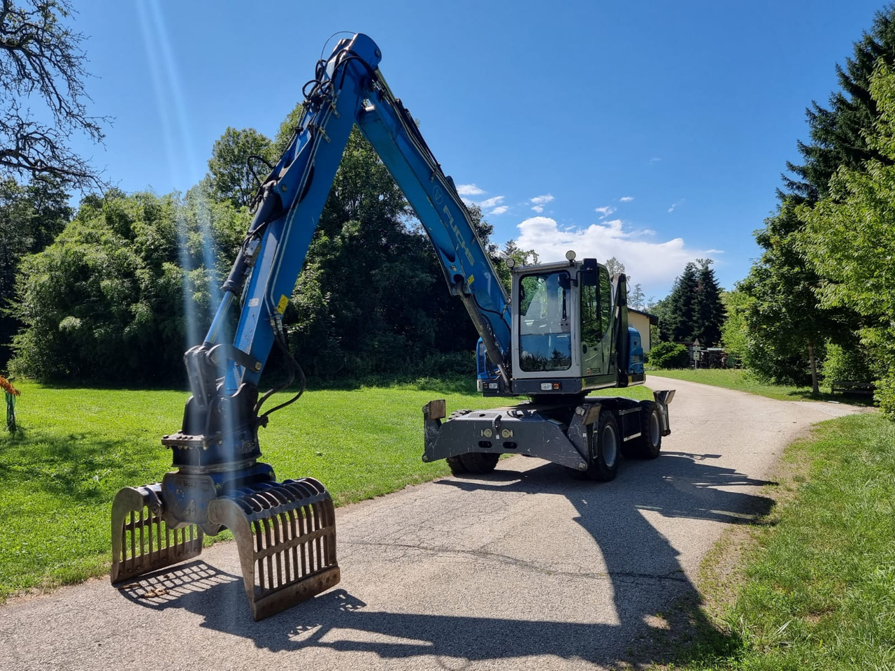 FUCHS MHL 250 - Pyöräalustainen kaivinkone: kuva FUCHS MHL 250 - Pyöräalustainen kaivinkone FUCHS MHL 250 - Pyöräalustainen kaivinkone: kuva FUCHS MHL 250 - Pyöräalustainen kaivinkone