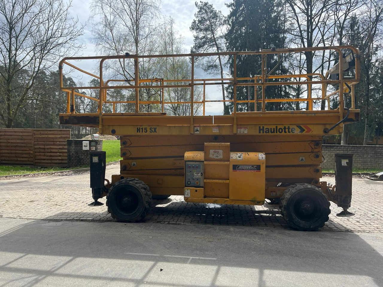 HAULOTTE H 15 SX - Henkilönostin: kuva HAULOTTE H 15 SX - Henkilönostin HAULOTTE H 15 SX - Henkilönostin: kuva HAULOTTE H 15 SX - Henkilönostin