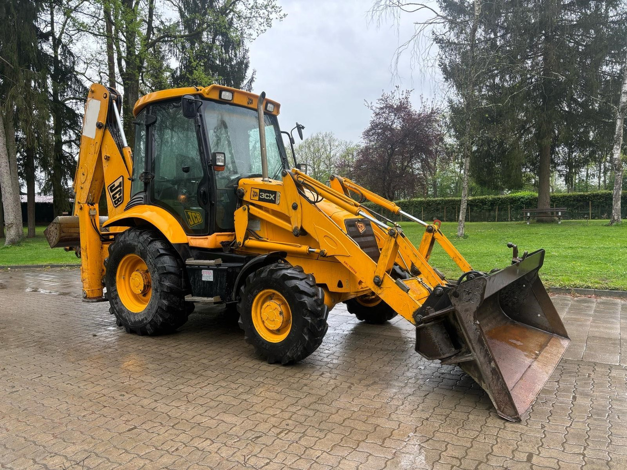 JCB 3CX - Kaivuri-trukki: kuva JCB 3CX - Kaivuri-trukki JCB 3CX - Kaivuri-trukki: kuva JCB 3CX - Kaivuri-trukki