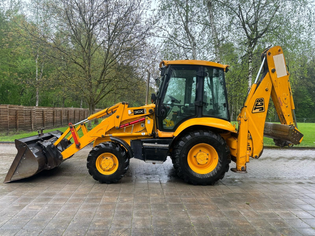 JCB 3CX - Kaivuri-trukki: kuva JCB 3CX - Kaivuri-trukki JCB 3CX - Kaivuri-trukki: kuva JCB 3CX - Kaivuri-trukki