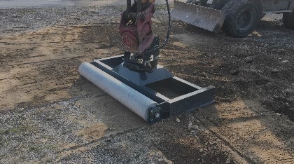 PTH grader with rotator for 9t excavator - Lisälaitteet - Telakaivukone: kuva PTH grader with rotator for 9t excavator - Lisälaitteet - Telakaivukone PTH grader with rotator for 9t excavator - Lisälaitteet - Telakaivukone: kuva PTH grader with rotator for 9t excavator - Lisälaitteet - Telakaivukone