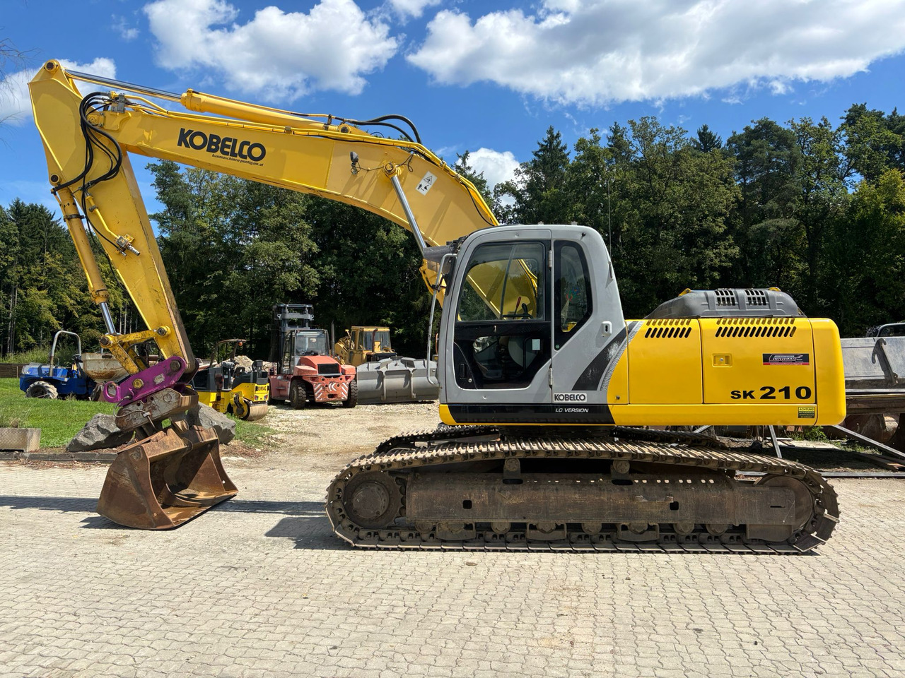 NEW HOLLAND Kobelco E 215 B - Telakaivukone: kuva NEW HOLLAND Kobelco E 215 B - Telakaivukone NEW HOLLAND Kobelco E 215 B - Telakaivukone: kuva NEW HOLLAND Kobelco E 215 B - Telakaivukone