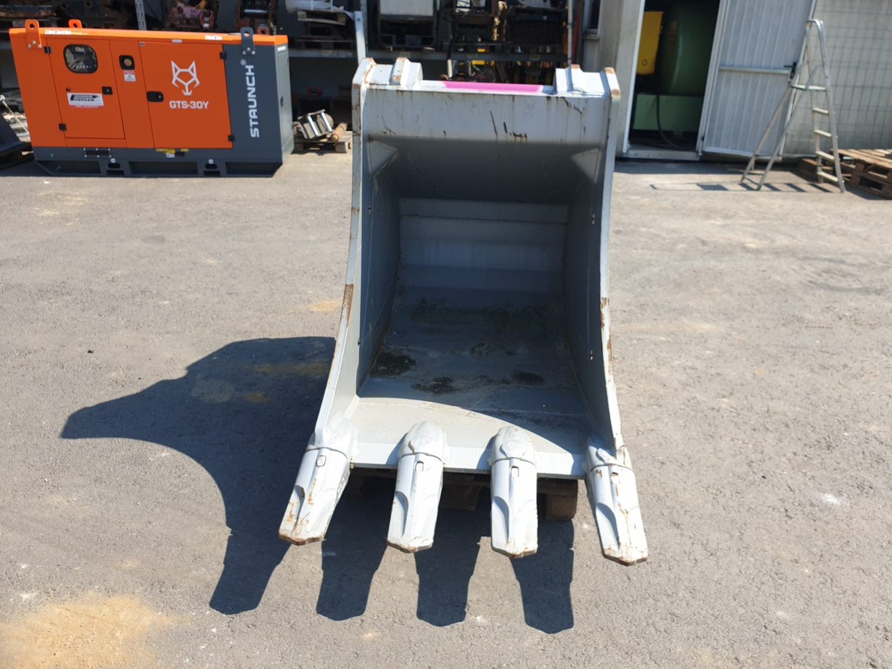 Winkelbauer Bucket 100 cm - Kaivinkoneen kauha - Telakaivukone: kuva Winkelbauer Bucket 100 cm - Kaivinkoneen kauha - Telakaivukone Winkelbauer Bucket 100 cm - Kaivinkoneen kauha - Telakaivukone: kuva Winkelbauer Bucket 100 cm - Kaivinkoneen kauha - Telakaivukone
