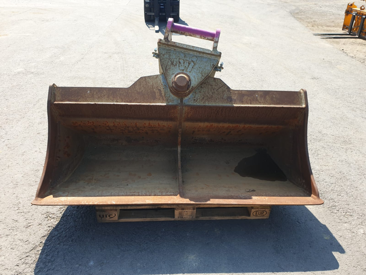 Winkelbauer Ditch-cleaning-bucket 180 cm - Kaivinkoneen kauha - Telakaivukone: kuva Winkelbauer Ditch-cleaning-bucket 180 cm - Kaivinkoneen kauha - Telakaivukone Winkelbauer Ditch-cleaning-bucket 180 cm - Kaivinkoneen kauha - Telakaivukone: kuva Winkelbauer Ditch-cleaning-bucket 180 cm - Kaivinkoneen kauha - Telakaivukone