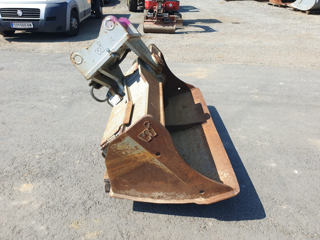 Winkelbauer Ditch-cleaning-bucket 180 cm - Kaivinkoneen kauha - Telakaivukone: kuva Winkelbauer Ditch-cleaning-bucket 180 cm - Kaivinkoneen kauha - Telakaivukone Winkelbauer Ditch-cleaning-bucket 180 cm - Kaivinkoneen kauha - Telakaivukone: kuva Winkelbauer Ditch-cleaning-bucket 180 cm - Kaivinkoneen kauha - Telakaivukone