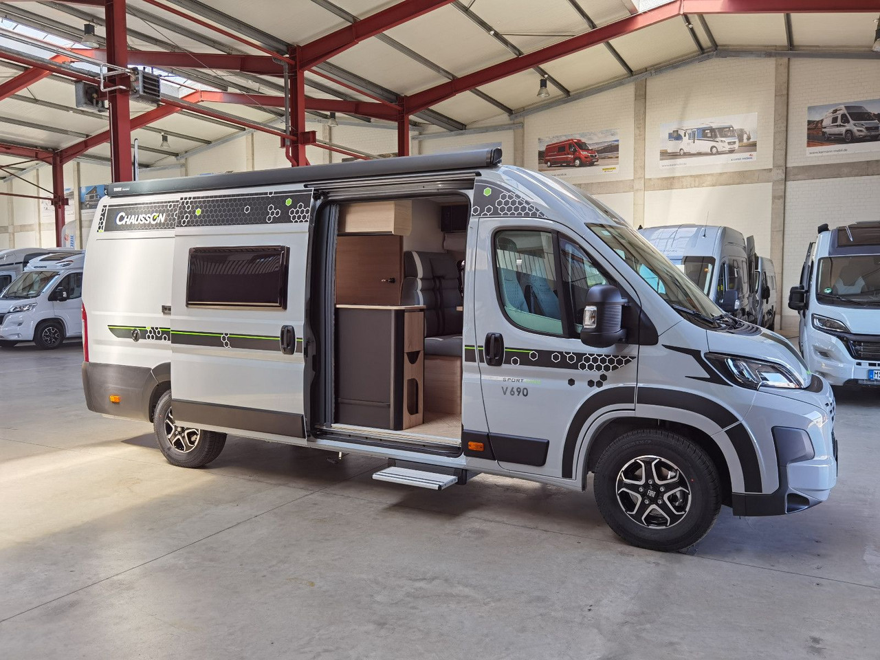 Chausson V690 SPORT LINE /-2025-/ 140PS- 8G / XXL-HUBBETT - Retkeilyauto: kuva Chausson V690 SPORT LINE /-2025-/ 140PS- 8G / XXL-HUBBETT - Retkeilyauto Chausson V690 SPORT LINE /-2025-/ 140PS- 8G / XXL-HUBBETT - Retkeilyauto: kuva Chausson V690 SPORT LINE /-2025-/ 140PS- 8G / XXL-HUBBETT - Retkeilyauto