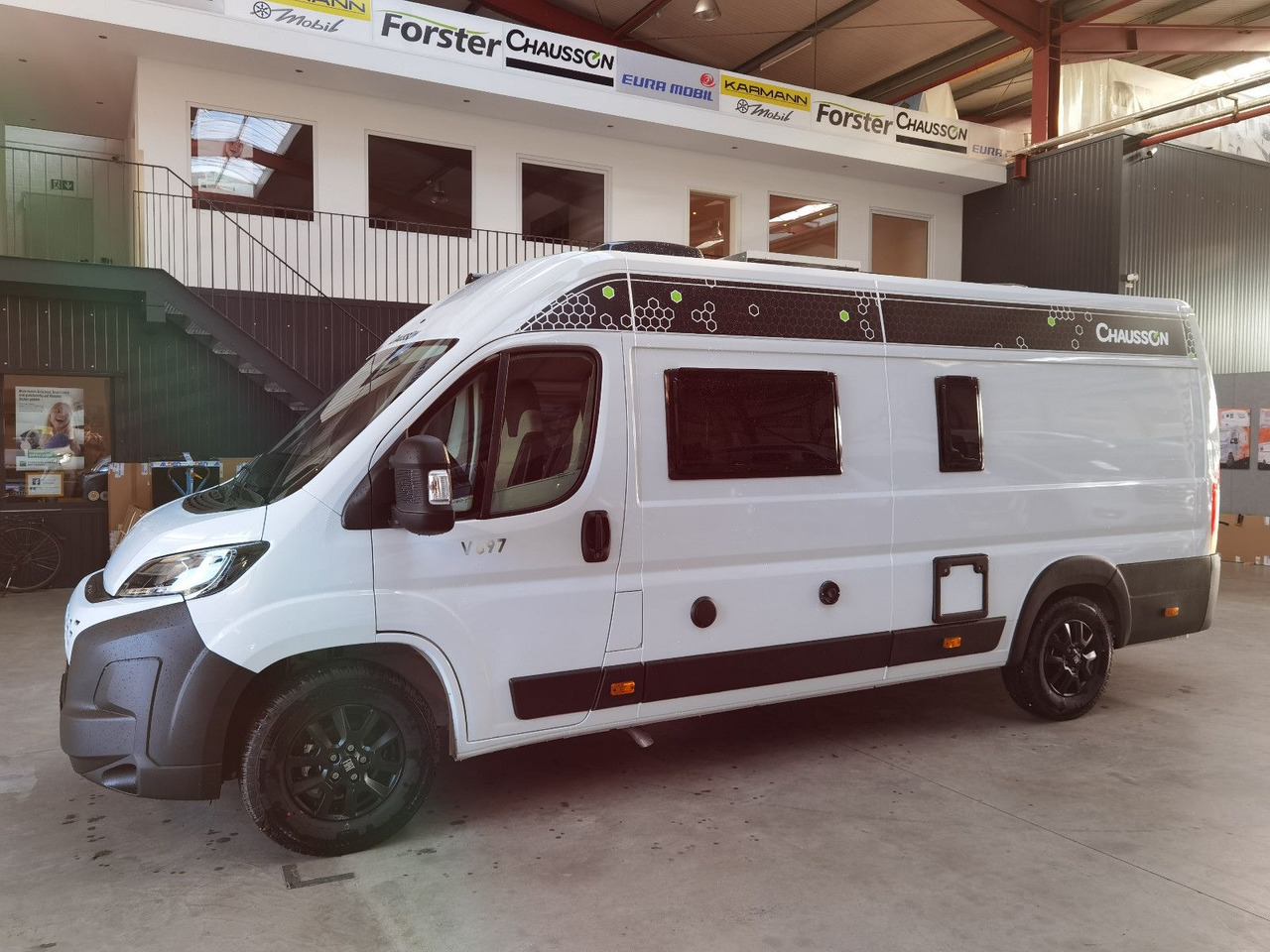 Chausson V697 FIRST LINE / -2026- / 140PS - 8G. AUTOMATIK - Retkeilyauto: kuva Chausson V697 FIRST LINE / -2026- / 140PS - 8G. AUTOMATIK - Retkeilyauto Chausson V697 FIRST LINE / -2026- / 140PS - 8G. AUTOMATIK - Retkeilyauto: kuva Chausson V697 FIRST LINE / -2026- / 140PS - 8G. AUTOMATIK - Retkeilyauto