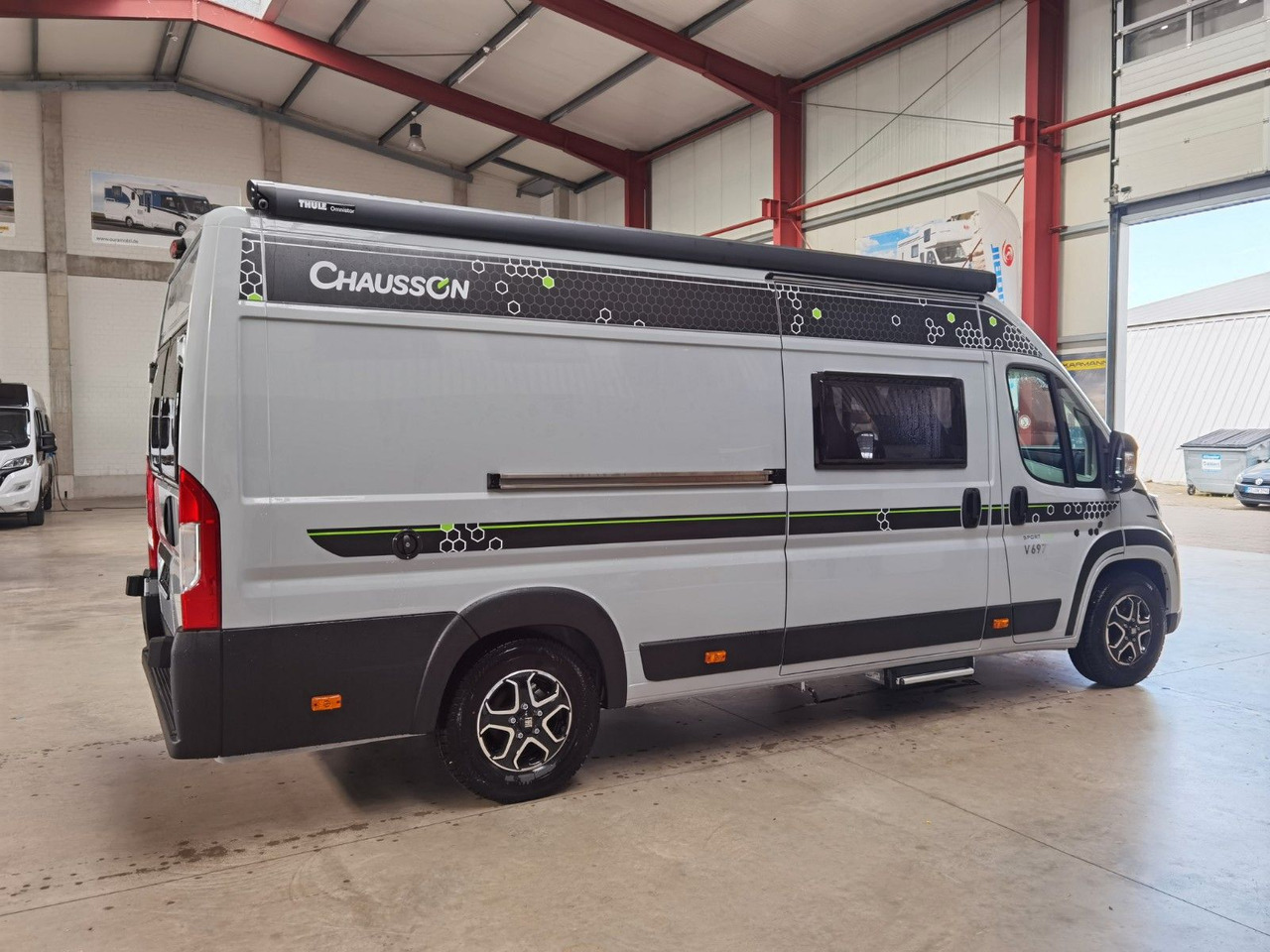Chausson V697 SPORT LINE / 140PS-8G / EINZELBETTEN - GARA - Retkeilyauto: kuva Chausson V697 SPORT LINE / 140PS-8G / EINZELBETTEN - GARA - Retkeilyauto Chausson V697 SPORT LINE / 140PS-8G / EINZELBETTEN - GARA - Retkeilyauto: kuva Chausson V697 SPORT LINE / 140PS-8G / EINZELBETTEN - GARA - Retkeilyauto