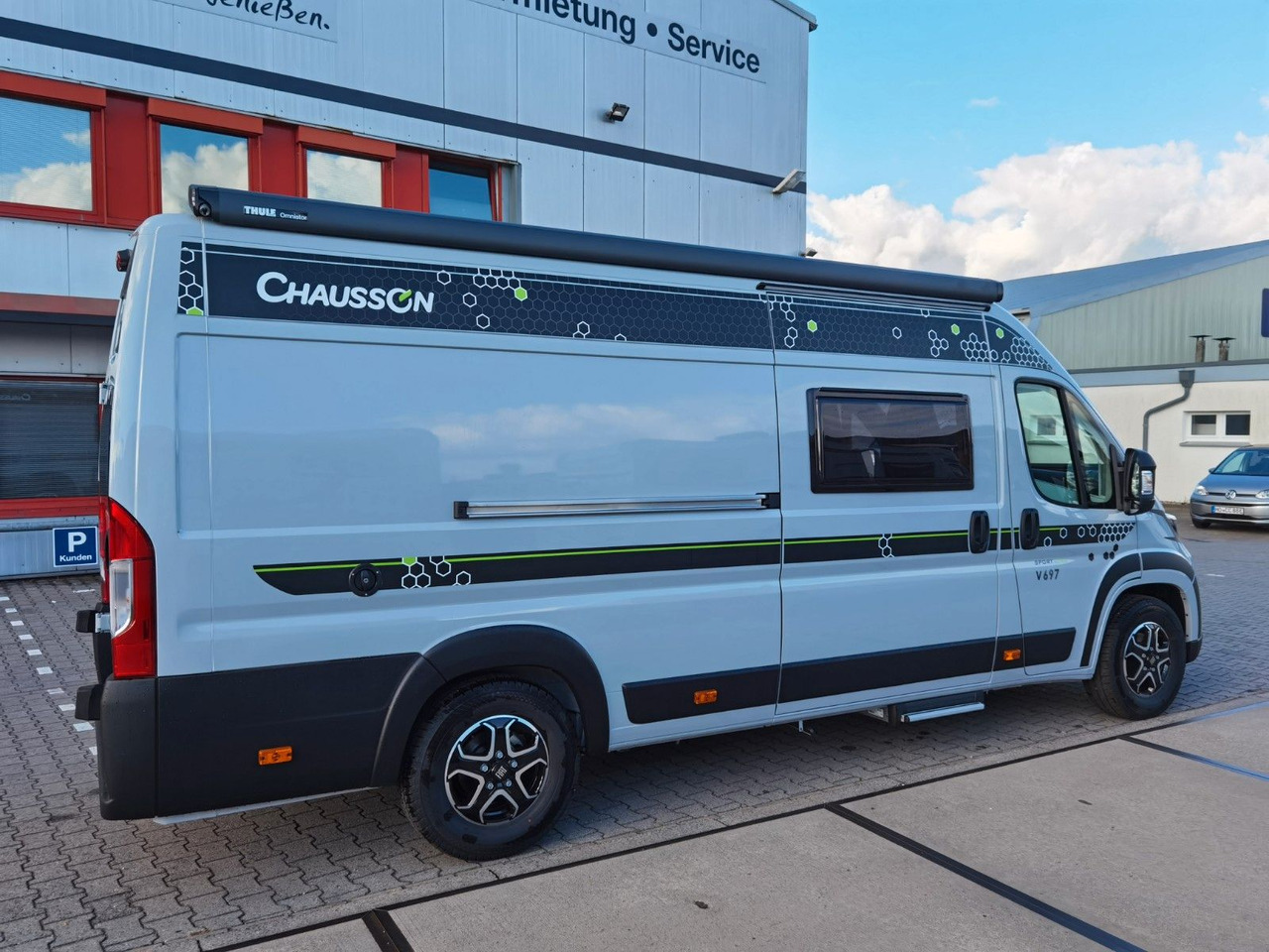 Chausson V697 SPORT LINE / 8G - AUTOMATIK / EINZELBETTEN - Retkeilyauto: kuva Chausson V697 SPORT LINE / 8G - AUTOMATIK / EINZELBETTEN - Retkeilyauto Chausson V697 SPORT LINE / 8G - AUTOMATIK / EINZELBETTEN - Retkeilyauto: kuva Chausson V697 SPORT LINE / 8G - AUTOMATIK / EINZELBETTEN - Retkeilyauto
