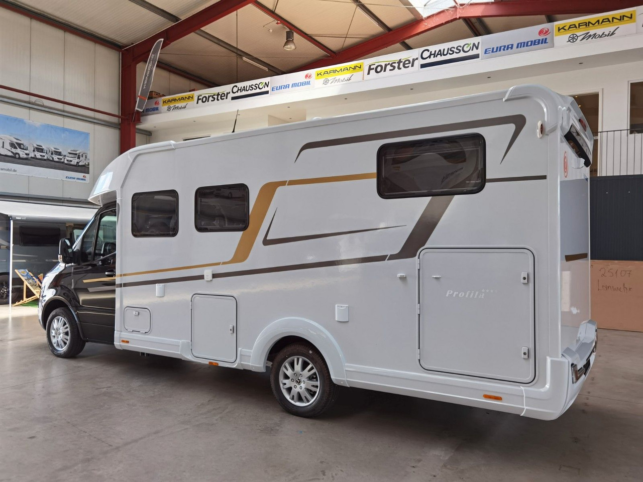 Eura Mobil PROFILA T 726 EB /-2025-/ MONDIAL PLUS & S-PAKET - Puoli-integroitu asuntoauto: kuva Eura Mobil PROFILA T 726 EB /-2025-/ MONDIAL PLUS & S-PAKET - Puoli-integroitu asuntoauto Eura Mobil PROFILA T 726 EB /-2025-/ MONDIAL PLUS & S-PAKET - Puoli-integroitu asuntoauto: kuva Eura Mobil PROFILA T 726 EB /-2025-/ MONDIAL PLUS & S-PAKET - Puoli-integroitu asuntoauto