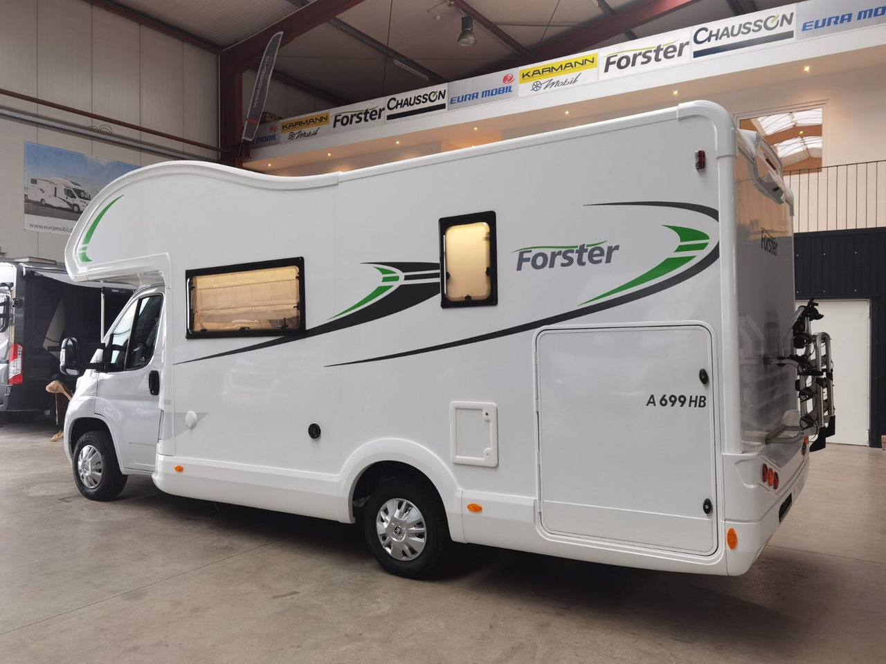 Forster A 699 HB /140PS / VB - ZUBEHÖR-PAKET/ 6x SITZP. - Alkoviauto: kuva Forster A 699 HB /140PS / VB - ZUBEHÖR-PAKET/ 6x SITZP. - Alkoviauto Forster A 699 HB /140PS / VB - ZUBEHÖR-PAKET/ 6x SITZP. - Alkoviauto: kuva Forster A 699 HB /140PS / VB - ZUBEHÖR-PAKET/ 6x SITZP. - Alkoviauto
