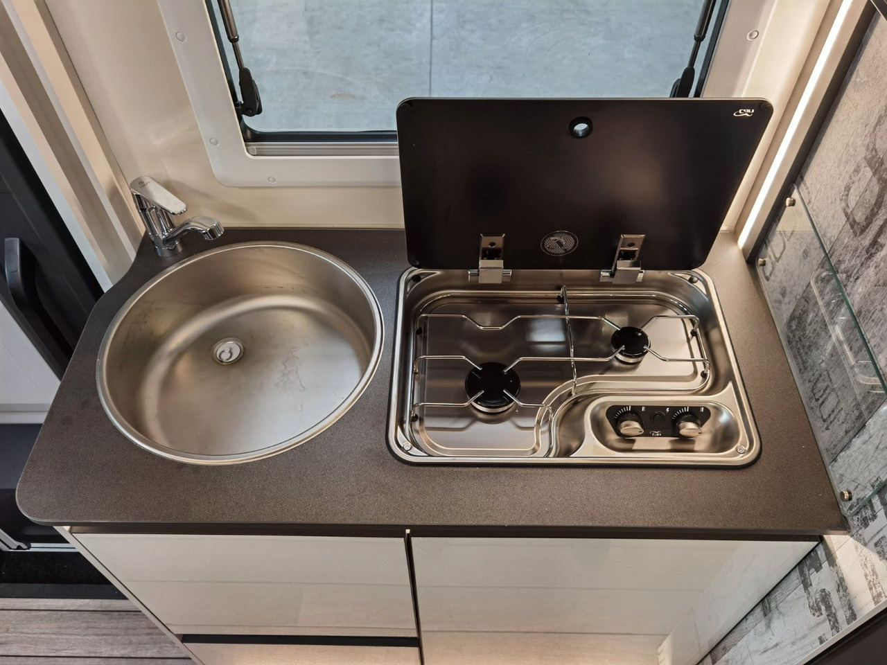 Puoli-integroitu asuntoauto Forster T 669 EBN COUPÈ / -2025-/165PS/ SILVER - EDITION: kuva Puoli-integroitu asuntoauto Forster T 669 EBN COUPÈ / -2025-/165PS/ SILVER - EDITION Puoli-integroitu asuntoauto Forster T 669 EBN COUPÈ / -2025-/165PS/ SILVER - EDITION: kuva Puoli-integroitu asuntoauto Forster T 669 EBN COUPÈ / -2025-/165PS/ SILVER - EDITION