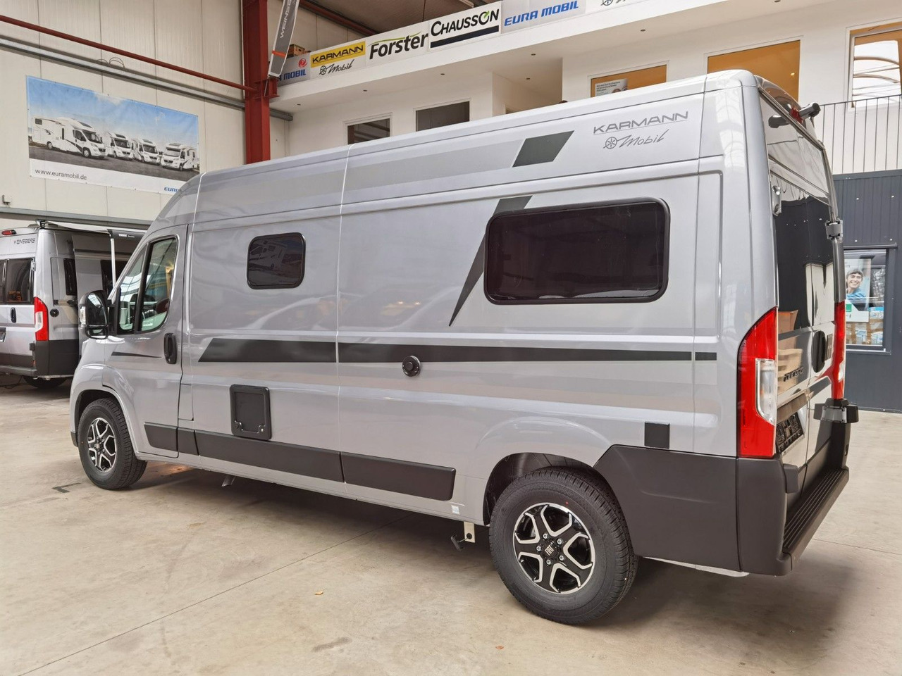 Karmann DEXTER 600 /- 2026-/ EINZELBETTEN & BAR VERSION - Retkeilyauto: kuva Karmann DEXTER 600 /- 2026-/ EINZELBETTEN & BAR VERSION - Retkeilyauto Karmann DEXTER 600 /- 2026-/ EINZELBETTEN & BAR VERSION - Retkeilyauto: kuva Karmann DEXTER 600 /- 2026-/ EINZELBETTEN & BAR VERSION - Retkeilyauto