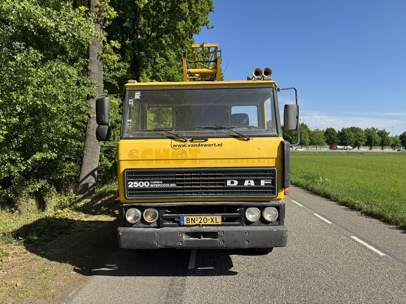 DAF 2500 - Ajoneuvonosturi: kuva DAF 2500 - Ajoneuvonosturi DAF 2500 - Ajoneuvonosturi: kuva DAF 2500 - Ajoneuvonosturi