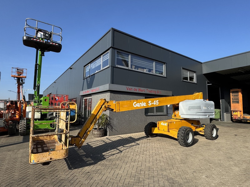 Genie S45 4x4 DEUTZ DIESEL 3000uur 15,7M Werkhoogte - Kuukulkija: kuva Genie S45 4x4 DEUTZ DIESEL 3000uur 15,7M Werkhoogte - Kuukulkija Genie S45 4x4 DEUTZ DIESEL 3000uur 15,7M Werkhoogte - Kuukulkija: kuva Genie S45 4x4 DEUTZ DIESEL 3000uur 15,7M Werkhoogte - Kuukulkija