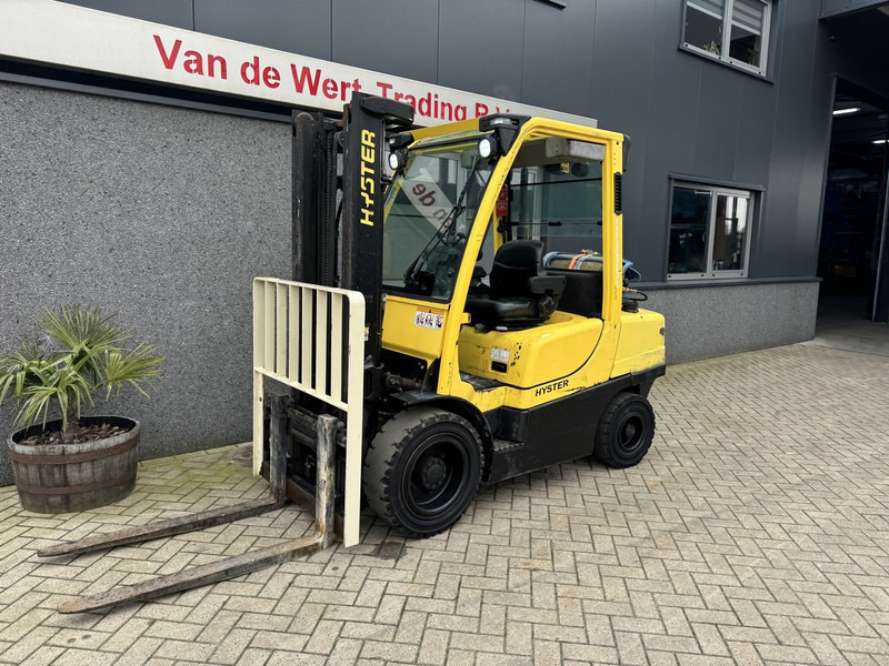 Hyster H 3.5 FT - Kaasutrukki: kuva Hyster H 3.5 FT - Kaasutrukki Hyster H 3.5 FT - Kaasutrukki: kuva Hyster H 3.5 FT - Kaasutrukki
