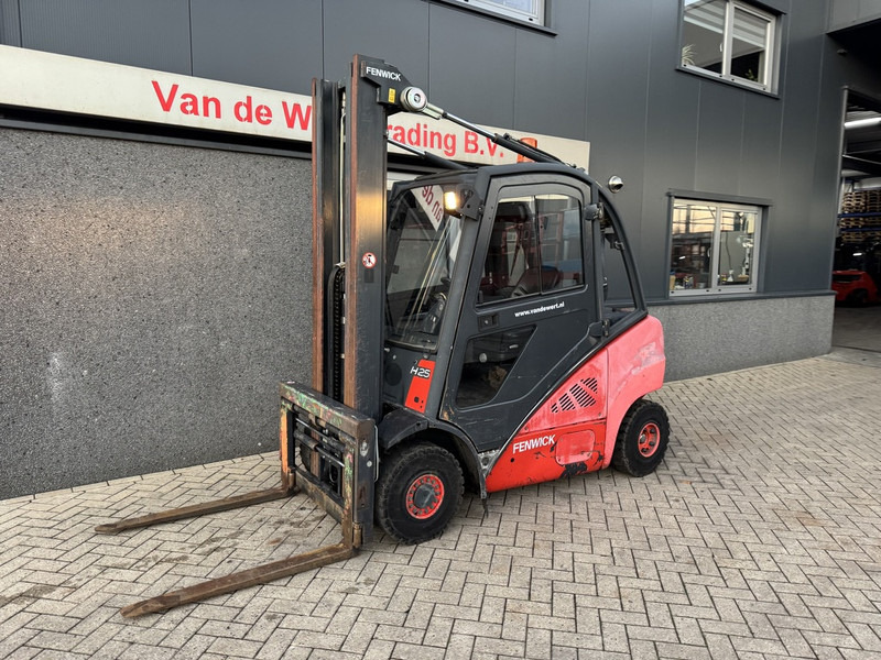 Linde H25D Triplo 590 Freelift / Sideshift / Vorkversteller VW Diesel 2007 - Dieseltrukki: kuva Linde H25D Triplo 590 Freelift / Sideshift / Vorkversteller VW Diesel 2007 - Dieseltrukki Linde H25D Triplo 590 Freelift / Sideshift / Vorkversteller VW Diesel 2007 - Dieseltrukki: kuva Linde H25D Triplo 590 Freelift / Sideshift / Vorkversteller VW Diesel 2007 - Dieseltrukki