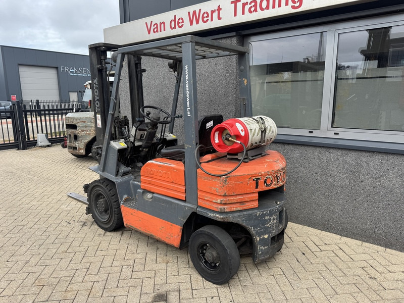 Toyota 42-5FGF20 Duplo 330 Freelift LPG 1993 - Kaasutrukki: kuva Toyota 42-5FGF20 Duplo 330 Freelift LPG 1993 - Kaasutrukki Toyota 42-5FGF20 Duplo 330 Freelift LPG 1993 - Kaasutrukki: kuva Toyota 42-5FGF20 Duplo 330 Freelift LPG 1993 - Kaasutrukki