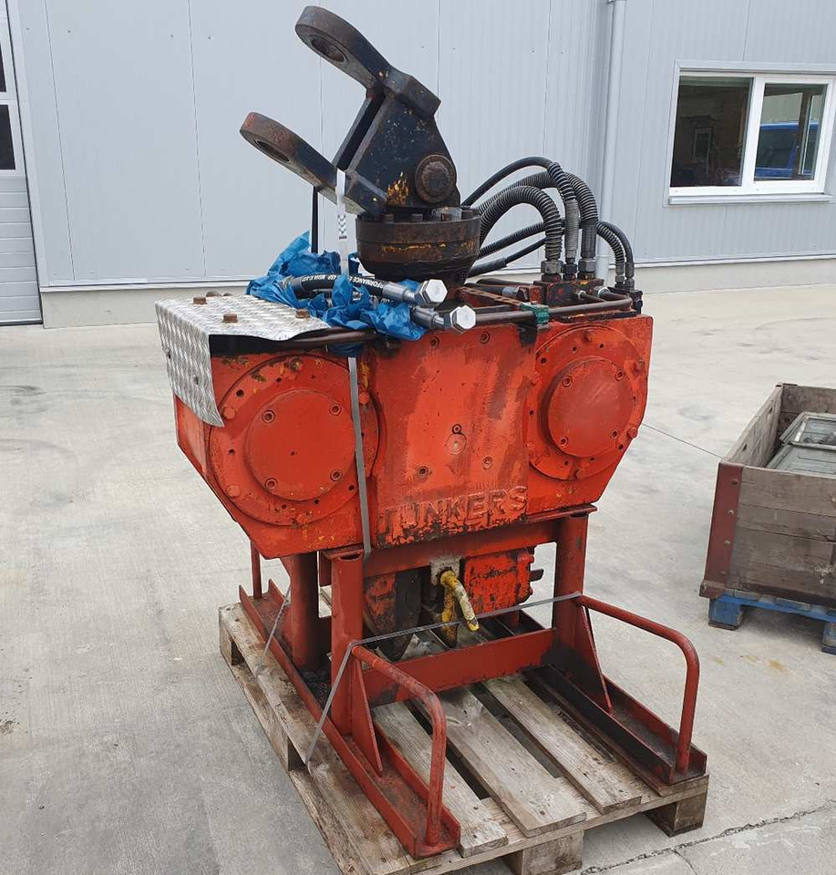 Delmag Tünkers HVB 33/30 vibro hammer - Paalujuntta: kuva Delmag Tünkers HVB 33/30 vibro hammer - Paalujuntta Delmag Tünkers HVB 33/30 vibro hammer - Paalujuntta: kuva Delmag Tünkers HVB 33/30 vibro hammer - Paalujuntta