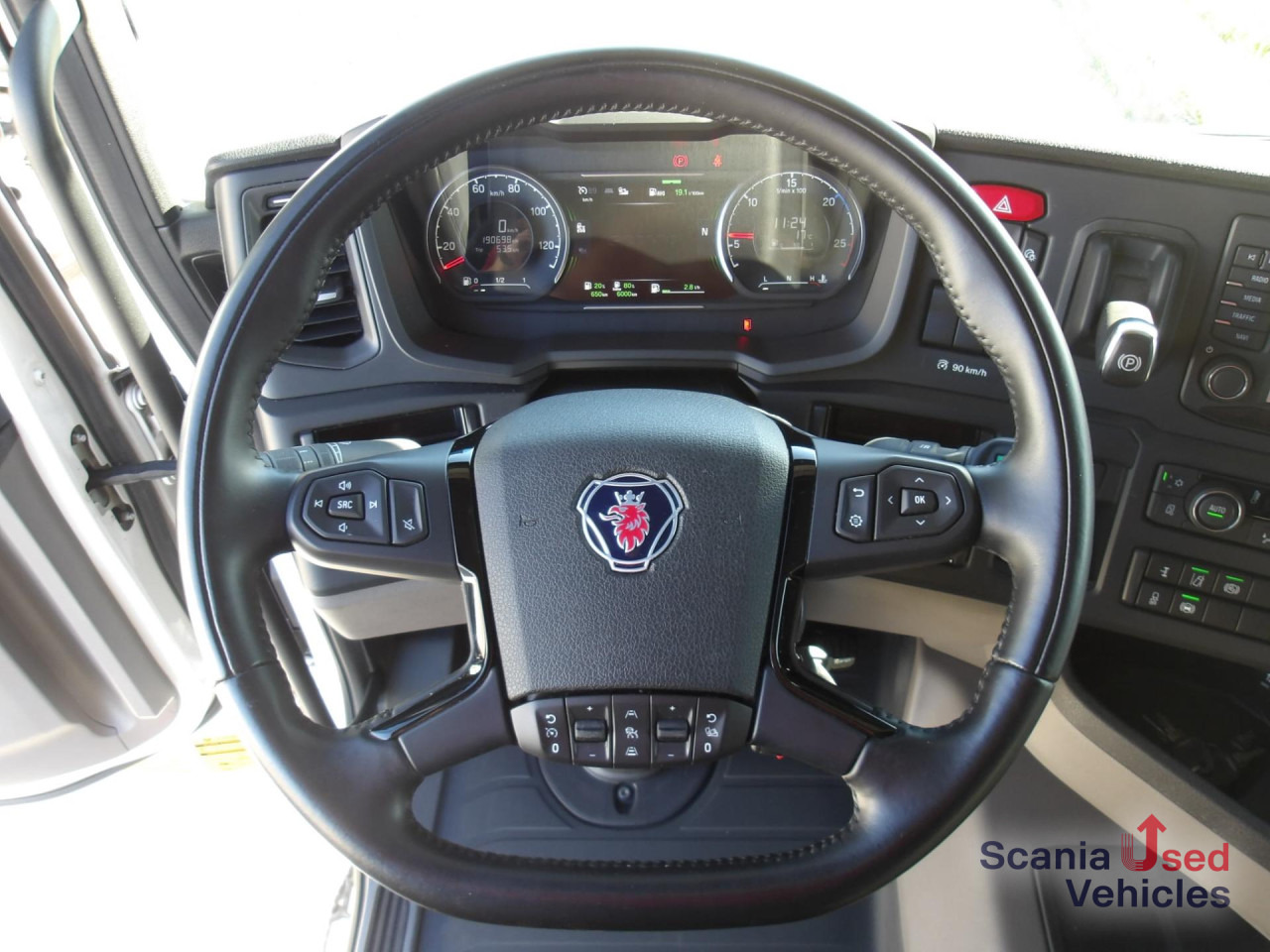 SCANIA R 460 A4x2NA - Vetopöytäauto: kuva SCANIA R 460 A4x2NA - Vetopöytäauto SCANIA R 460 A4x2NA - Vetopöytäauto: kuva SCANIA R 460 A4x2NA - Vetopöytäauto