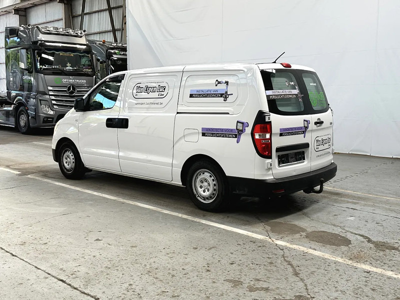 Hyundai H-1 AIRCO / EXCELLENT CONDITION / 2 SCHUIFDEUREN - 2 portes Coulissante - Pieni pakettiauto: kuva Hyundai H-1 AIRCO / EXCELLENT CONDITION / 2 SCHUIFDEUREN - 2 portes Coulissante - Pieni pakettiauto Hyundai H-1 AIRCO / EXCELLENT CONDITION / 2 SCHUIFDEUREN - 2 portes Coulissante - Pieni pakettiauto: kuva Hyundai H-1 AIRCO / EXCELLENT CONDITION / 2 SCHUIFDEUREN - 2 portes Coulissante - Pieni pakettiauto
