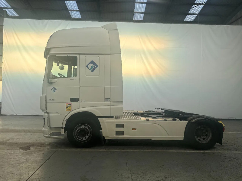DAF XF 106.460 SUPERSPACECAB - Vetopöytäauto: kuva DAF XF 106.460 SUPERSPACECAB - Vetopöytäauto DAF XF 106.460 SUPERSPACECAB - Vetopöytäauto: kuva DAF XF 106.460 SUPERSPACECAB - Vetopöytäauto