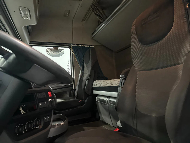 Vetopöytäauto DAF XF 106.460 Spacecab: kuva Vetopöytäauto DAF XF 106.460 Spacecab