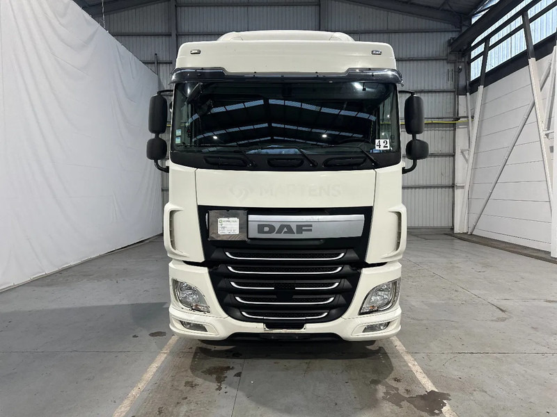 Vetopöytäauto DAF XF 106.460 Spacecab: kuva Vetopöytäauto DAF XF 106.460 Spacecab