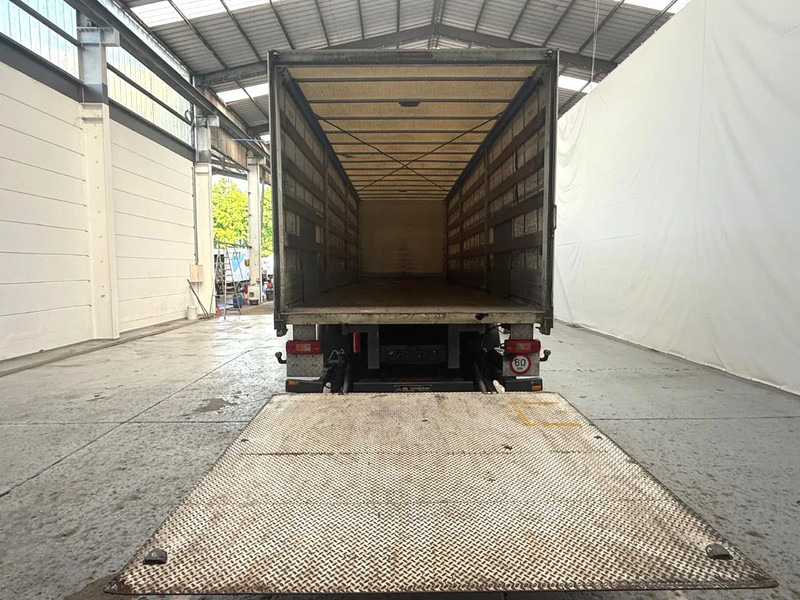 Volvo FM 330 / Essieu relevable et directionnel / Steerable lift axle / Lift as en stuuras - Pressukapelli kuorma-auto: kuva Volvo FM 330 / Essieu relevable et directionnel / Steerable lift axle / Lift as en stuuras - Pressukapelli kuorma-auto Volvo FM 330 / Essieu relevable et directionnel / Steerable lift axle / Lift as en stuuras - Pressukapelli kuorma-auto: kuva Volvo FM 330 / Essieu relevable et directionnel / Steerable lift axle / Lift as en stuuras - Pressukapelli kuorma-auto