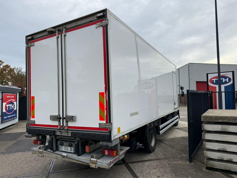 Renault D210.14 Frigobox Multitemp + Taillift THERMO KING T800R - Refrigeraattori kuorma-auto: kuva Renault D210.14 Frigobox Multitemp + Taillift THERMO KING T800R - Refrigeraattori kuorma-auto Renault D210.14 Frigobox Multitemp + Taillift THERMO KING T800R - Refrigeraattori kuorma-auto: kuva Renault D210.14 Frigobox Multitemp + Taillift THERMO KING T800R - Refrigeraattori kuorma-auto