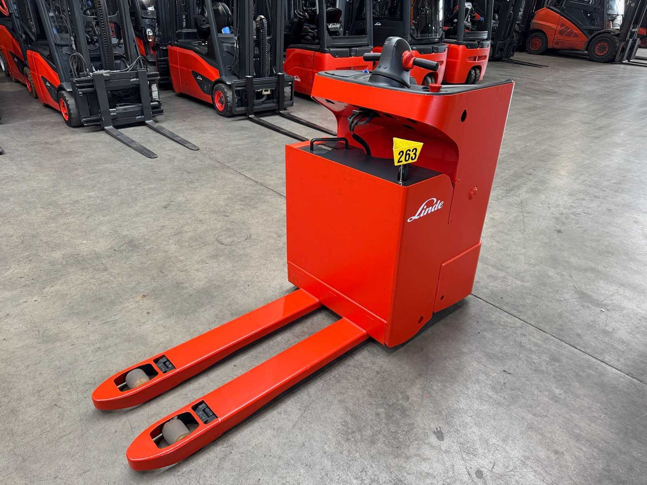 Vastapainotrukki 13/2024 SERVICE +UVV 10/2026 LINDE T20SF 2.000KG PALLET TRUCK ANT STACKER 3.098 HOURS: kuva Vastapainotrukki 13/2024 SERVICE +UVV 10/2026 LINDE T20SF 2.000KG PALLET TRUCK ANT STACKER 3.098 HOURS Vastapainotrukki 13/2024 SERVICE +UVV 10/2026 LINDE T20SF 2.000KG PALLET TRUCK ANT STACKER 3.098 HOURS: kuva Vastapainotrukki 13/2024 SERVICE +UVV 10/2026 LINDE T20SF 2.000KG PALLET TRUCK ANT STACKER 3.098 HOURS