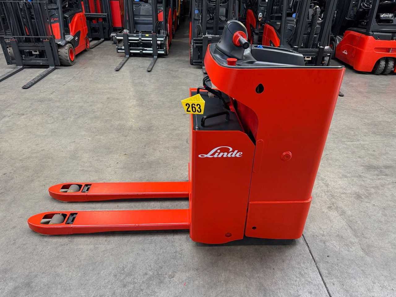 Vastapainotrukki 13/2024 SERVICE +UVV 10/2026 LINDE T20SF 2.000KG PALLET TRUCK ANT STACKER 3.098 HOURS: kuva Vastapainotrukki 13/2024 SERVICE +UVV 10/2026 LINDE T20SF 2.000KG PALLET TRUCK ANT STACKER 3.098 HOURS Vastapainotrukki 13/2024 SERVICE +UVV 10/2026 LINDE T20SF 2.000KG PALLET TRUCK ANT STACKER 3.098 HOURS: kuva Vastapainotrukki 13/2024 SERVICE +UVV 10/2026 LINDE T20SF 2.000KG PALLET TRUCK ANT STACKER 3.098 HOURS
