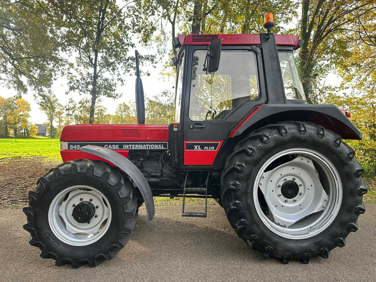 1992 CASE INTERNATIONAL 845 844 XLA PLUS ALL-WHEEL DRIVE FARM TRACTOR - Traktori: kuva 1992 CASE INTERNATIONAL 845 844 XLA PLUS ALL-WHEEL DRIVE FARM TRACTOR - Traktori 1992 CASE INTERNATIONAL 845 844 XLA PLUS ALL-WHEEL DRIVE FARM TRACTOR - Traktori: kuva 1992 CASE INTERNATIONAL 845 844 XLA PLUS ALL-WHEEL DRIVE FARM TRACTOR - Traktori