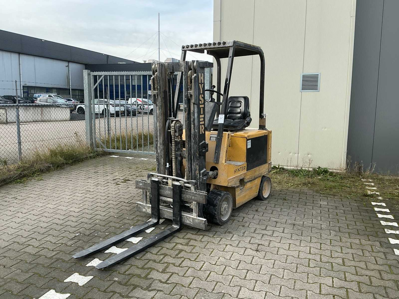 1993 HYSTER E2.00 XL FORKLIFT - Vastapainotrukki: kuva 1993 HYSTER E2.00 XL FORKLIFT - Vastapainotrukki 1993 HYSTER E2.00 XL FORKLIFT - Vastapainotrukki: kuva 1993 HYSTER E2.00 XL FORKLIFT - Vastapainotrukki