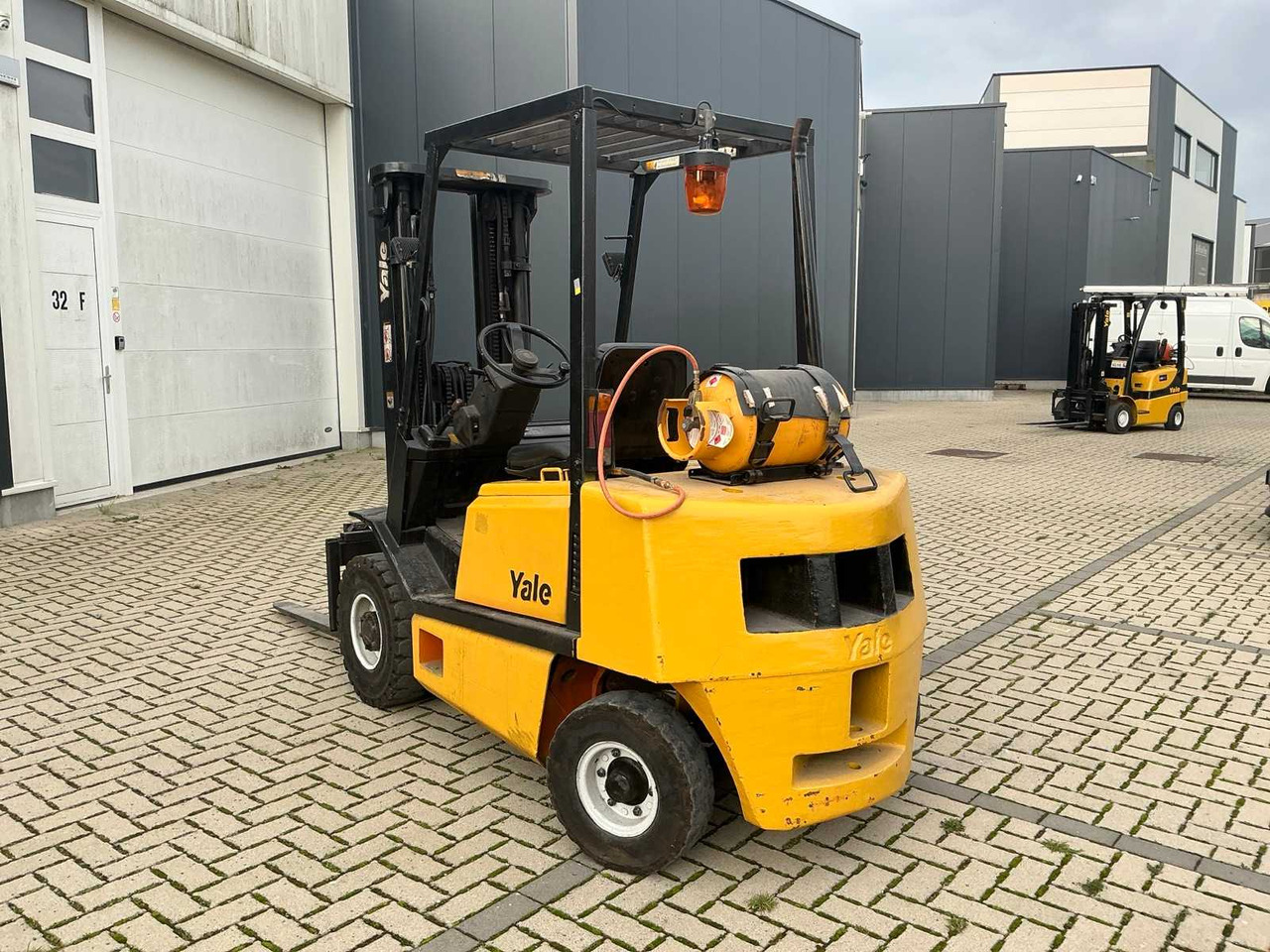 1993 YALE GLP25RE FORKLIFT - Vastapainotrukki: kuva 1993 YALE GLP25RE FORKLIFT - Vastapainotrukki 1993 YALE GLP25RE FORKLIFT - Vastapainotrukki: kuva 1993 YALE GLP25RE FORKLIFT - Vastapainotrukki