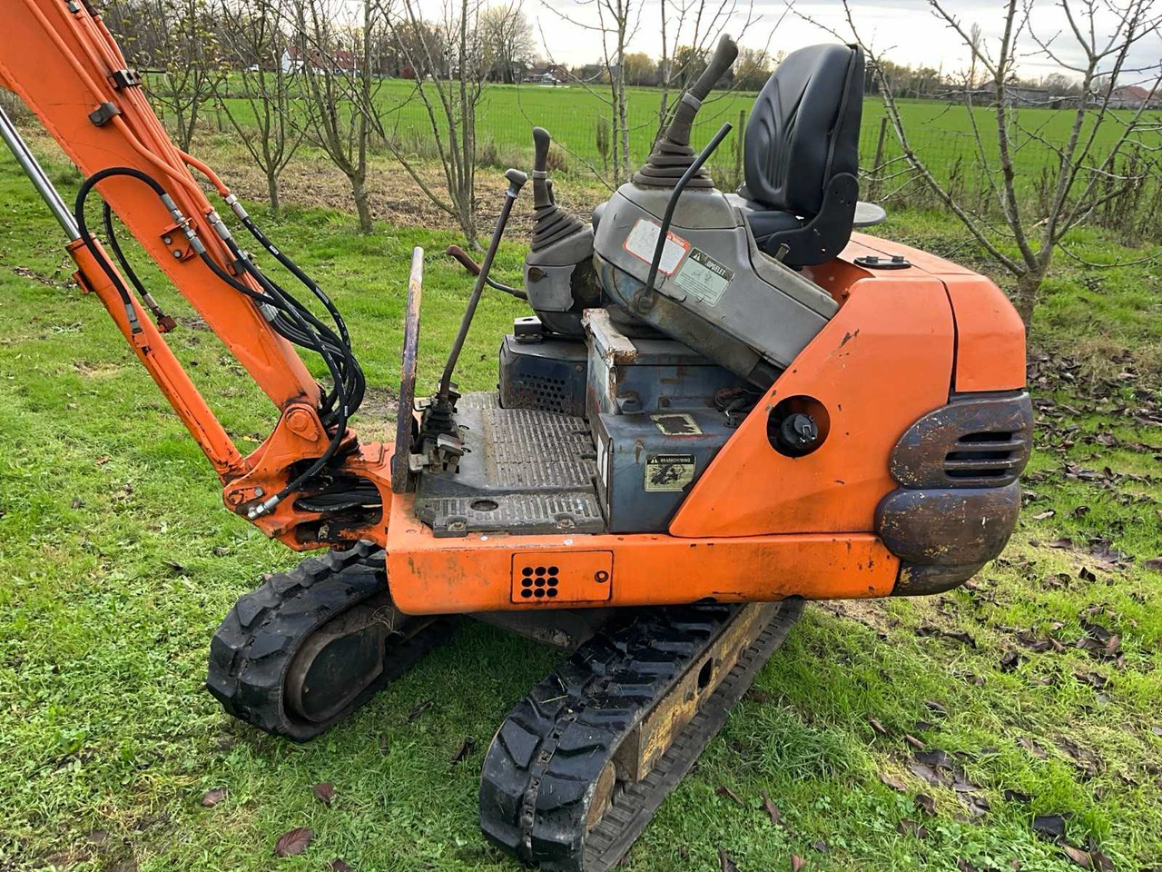 1994 HITACHI EX15 MINI EXCAVATOR - WORKING - NEW TRACKS - Minikuormaaja: kuva 1994 HITACHI EX15 MINI EXCAVATOR - WORKING - NEW TRACKS - Minikuormaaja 1994 HITACHI EX15 MINI EXCAVATOR - WORKING - NEW TRACKS - Minikuormaaja: kuva 1994 HITACHI EX15 MINI EXCAVATOR - WORKING - NEW TRACKS - Minikuormaaja
