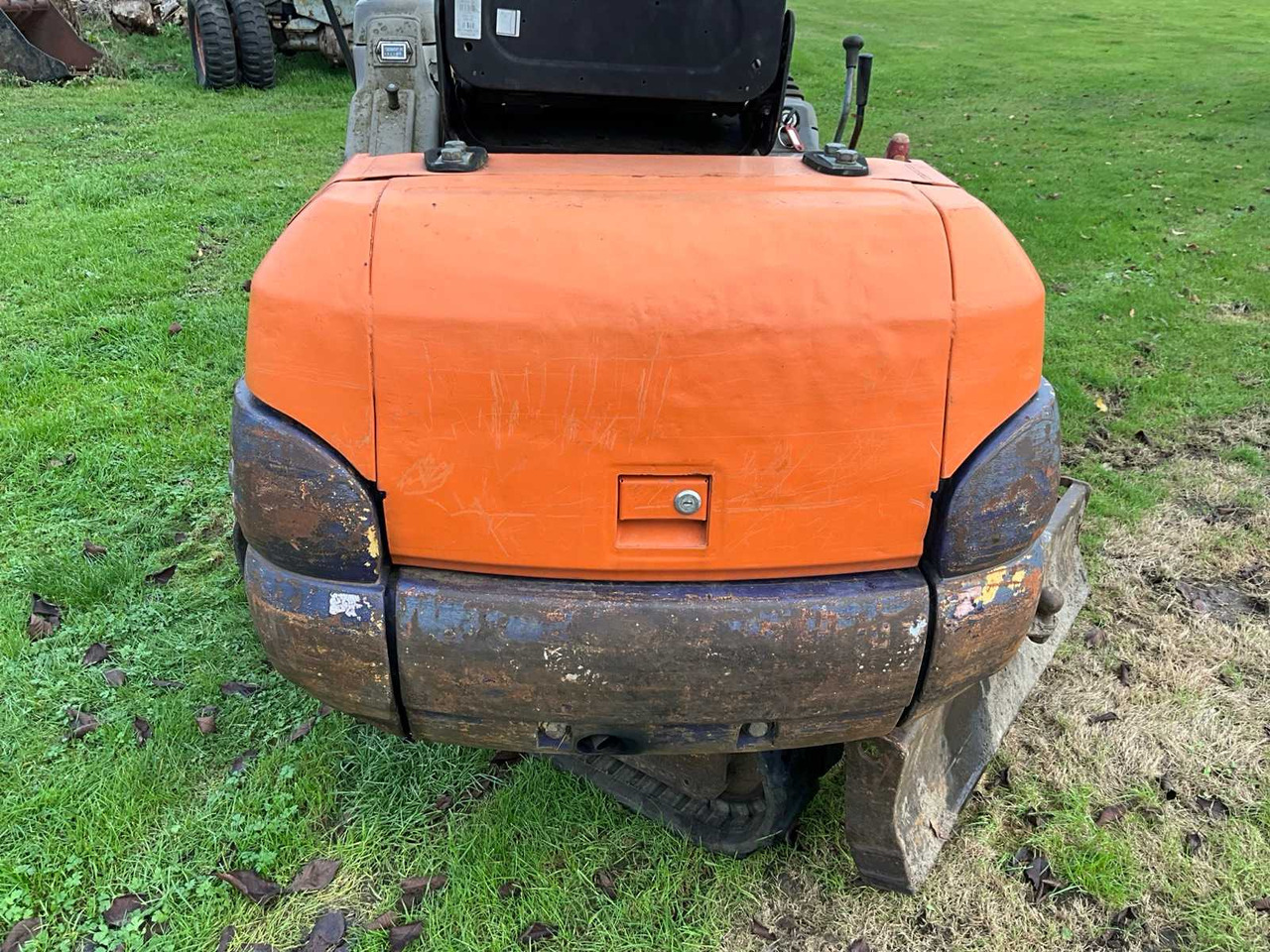 1994 HITACHI EX15 MINI EXCAVATOR - WORKING - NEW TRACKS - Minikuormaaja: kuva 1994 HITACHI EX15 MINI EXCAVATOR - WORKING - NEW TRACKS - Minikuormaaja 1994 HITACHI EX15 MINI EXCAVATOR - WORKING - NEW TRACKS - Minikuormaaja: kuva 1994 HITACHI EX15 MINI EXCAVATOR - WORKING - NEW TRACKS - Minikuormaaja