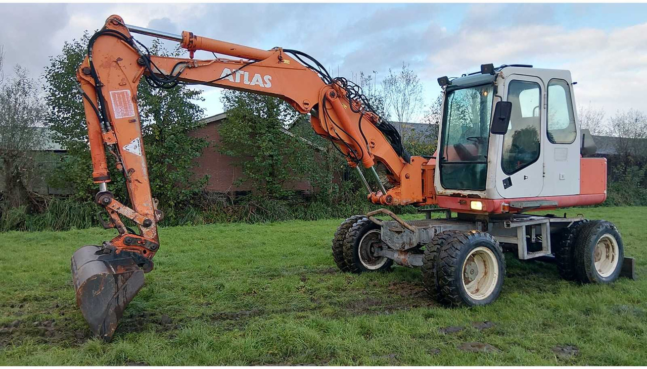 1996 ATLAS 1104 WHEELED EXCAVATOR - Pyöräalustainen kaivinkone: kuva 1996 ATLAS 1104 WHEELED EXCAVATOR - Pyöräalustainen kaivinkone 1996 ATLAS 1104 WHEELED EXCAVATOR - Pyöräalustainen kaivinkone: kuva 1996 ATLAS 1104 WHEELED EXCAVATOR - Pyöräalustainen kaivinkone