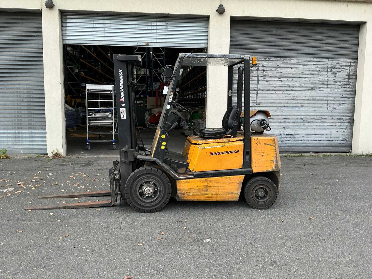 1996 JUNGHEINRICH TFG 25 TF FORKLIFT - Vastapainotrukki: kuva 1996 JUNGHEINRICH TFG 25 TF FORKLIFT - Vastapainotrukki 1996 JUNGHEINRICH TFG 25 TF FORKLIFT - Vastapainotrukki: kuva 1996 JUNGHEINRICH TFG 25 TF FORKLIFT - Vastapainotrukki