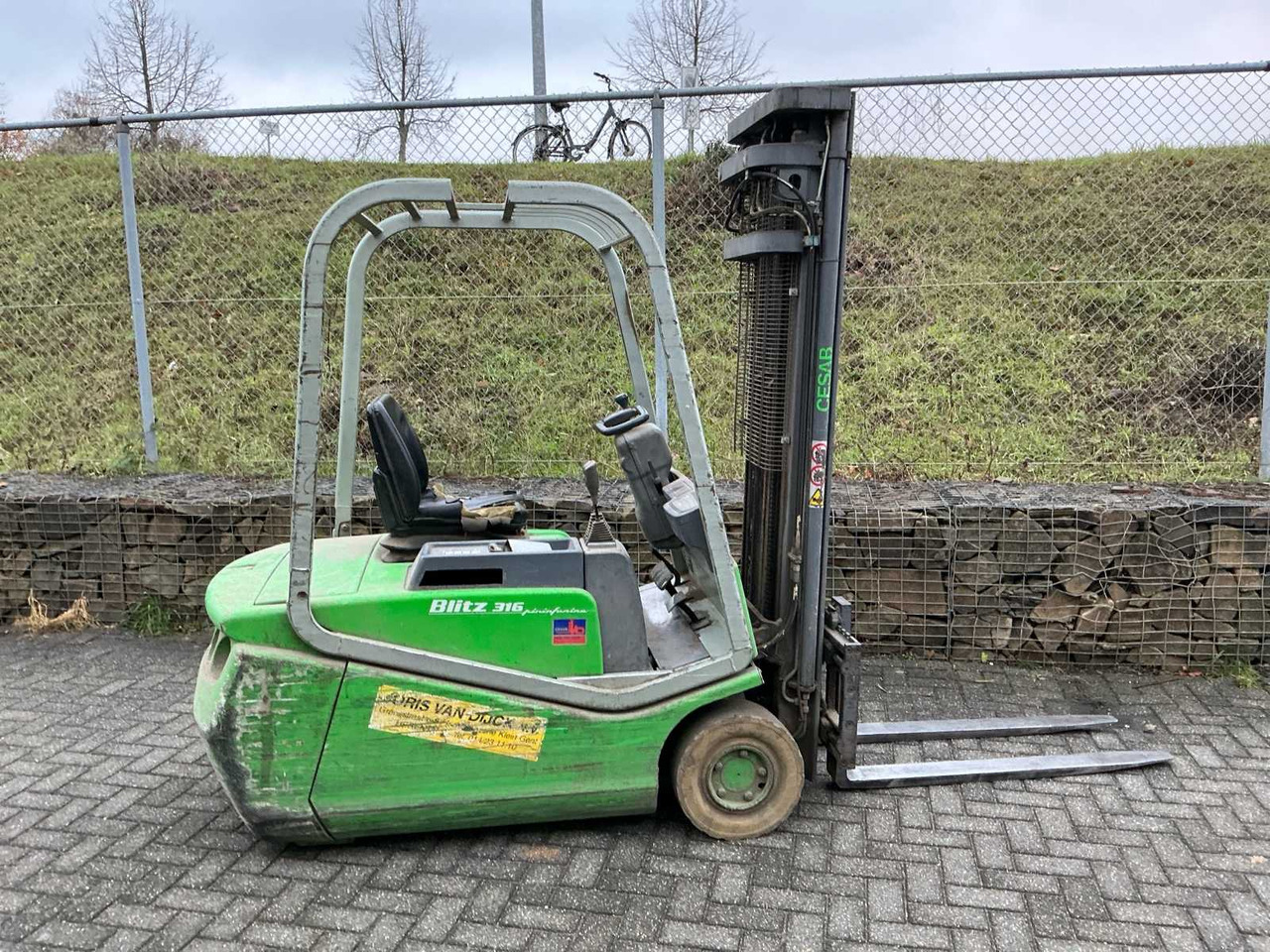 1997 CESAB BLITZ 316 FORKLIFT - Vastapainotrukki: kuva 1997 CESAB BLITZ 316 FORKLIFT - Vastapainotrukki 1997 CESAB BLITZ 316 FORKLIFT - Vastapainotrukki: kuva 1997 CESAB BLITZ 316 FORKLIFT - Vastapainotrukki